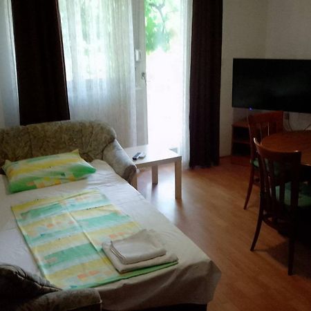 Apartmani Ledenko Каштела Экстерьер фото