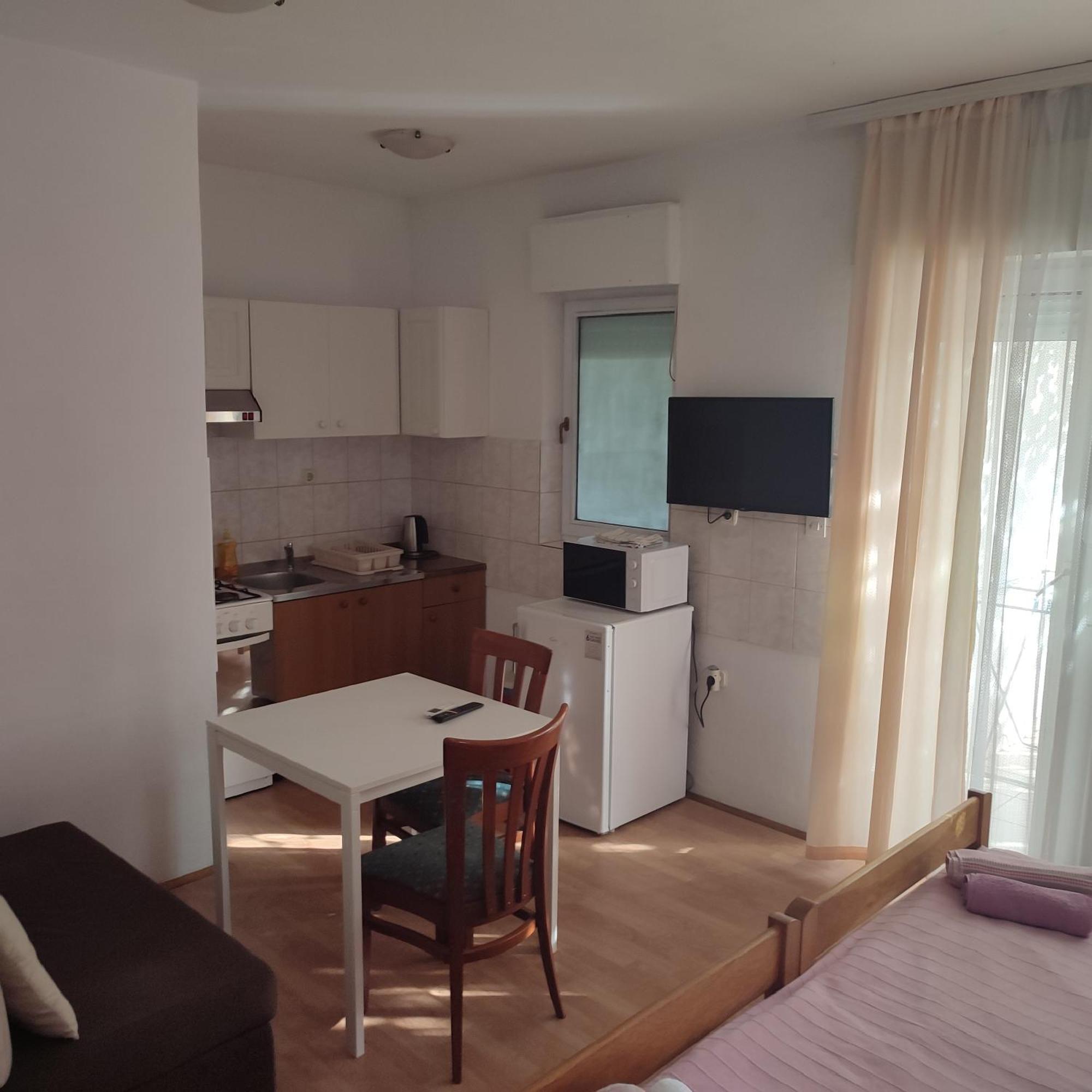 Apartmani Ledenko Каштела Экстерьер фото