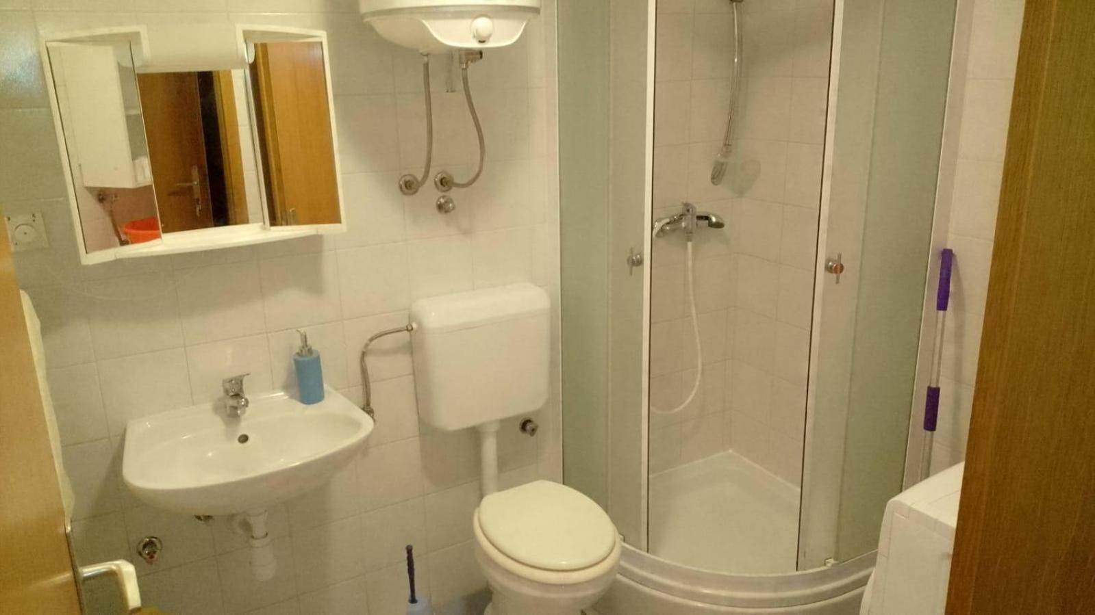 Apartmani Ledenko Каштела Экстерьер фото